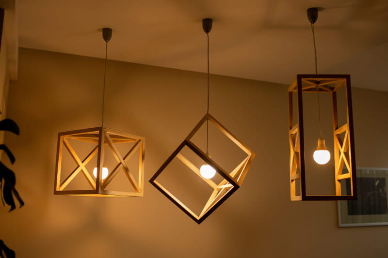modern-ceiling-lights-bulbs-lamp-made-of-wooden-fr-2026-03-10-02-05-38-utc (1)